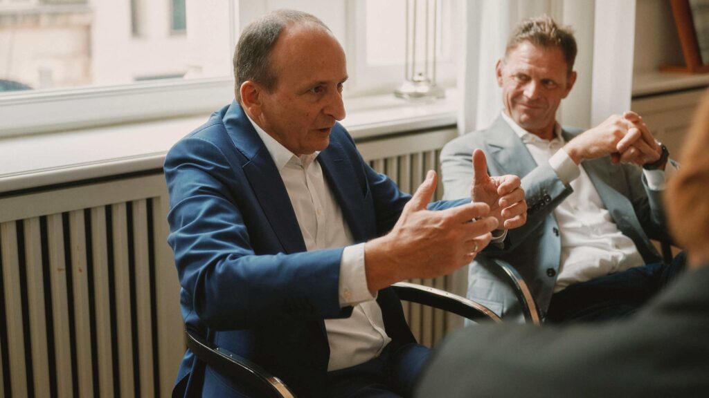 Prof. Dr. Christian Küchen (li.) und Peter Smeets am Round Table. Foto: Franz Grünewald